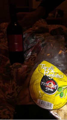 İtalyan Şarabı ve Taralli