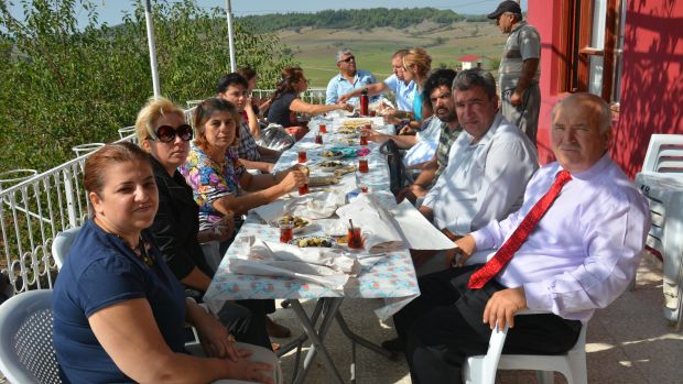 Adana'da ziyaret edilen ilk yer Karaisalı ilçesine bağlı Sarımehmetli Köyü Muhtarı Mehmet Durukan'ın evi oldu
