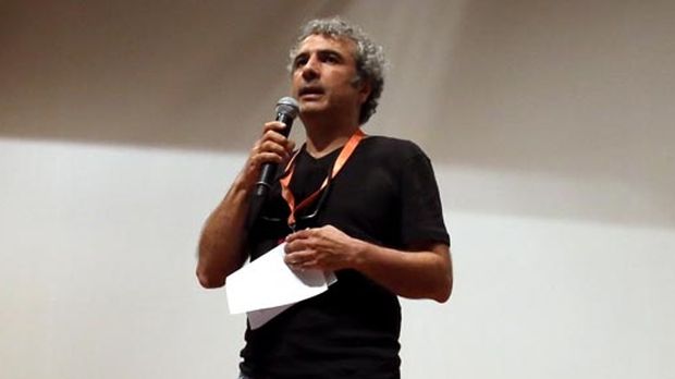 Sansüre Karşı Ortak Bildiriyi ilk olarak "Neden Tarkovski Olamıyorum?" filminin yönetmeni Murat Düzgünoğlu okudu