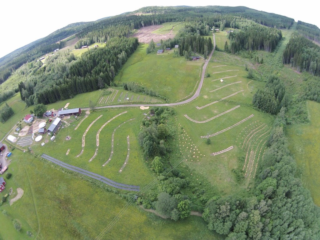İsveç'te yeni kurulan Ridgedale Permakültür Çiftliği'nin havadan görünüşü