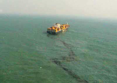 ship oil leak