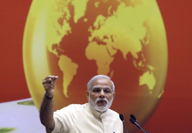 Fotoğraf:Hindistan başbakanı Narendra Modi 27 Mart 2015 tarihinde Yeni Delhi'de düzenlenen bir enerji konferansında konuşurken. Reuters/Adnan Abidi 