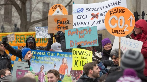 Activists rally to demand Massachusetts divest from fossil fuels