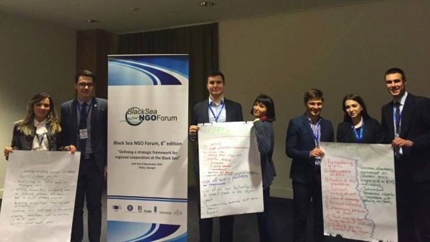 Foruma Türkiye adına Gençlik Örgütleri Forumu'ndan Nurdan Terzioğlu (ortada) katıldı