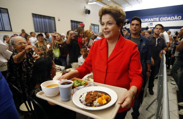 Brezilya başbakanı Dilma Rousseff 2014 yılında Rio’da bir büfe restoranda