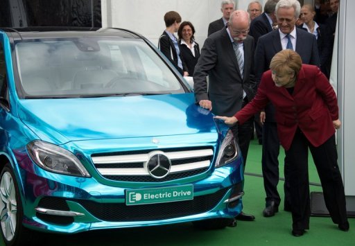 Merkel elektrikli araçlarla