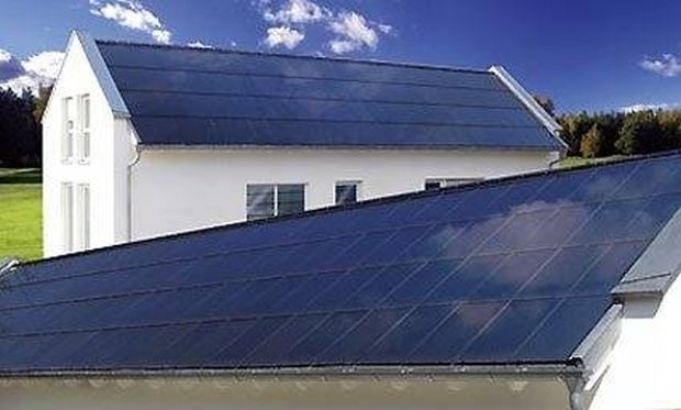 Sinnvoll: Vollst䮤ige Integration von Solarmodulen in die Dachkonstruktion