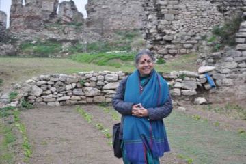 Vandana Shiva Yedikule Bostanları’nda Foto: Serkan Ayazoğlu;