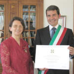 prof-dr-durusoya-italyadan-sovalye-unvani-hbrfoto-2007-20070506060016