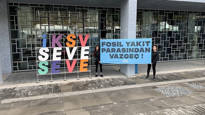 350 Türkiye Bienal protestosu