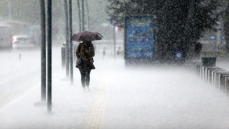 Meteorolojiden İstanbul için kuvvetli yağış uyarısı