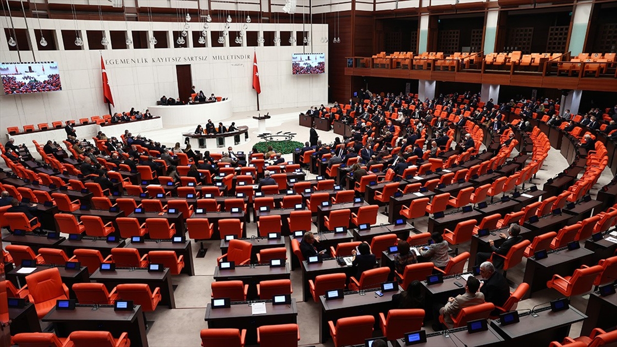 AKP’nin seçim kanunu teklifi, TBMM’de kabul edilerek yasalaştı