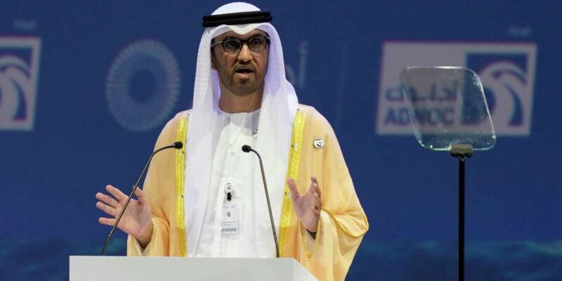 Birleşik Arap Emirlikleri Devlet Bakanı ve Abu Dabi'nin devlet tarafından yönetilen Abu Dabi Ulusal Petrol Şirketi CEO'su Sultan Ahmed al-Jaber, 31 Ekim 2022'de Birleşik Arap Emirlikleri'nin Abu Dabi kentinde düzenlenen Abu Dabi Uluslararası Petrol Fuarı ve Konferansı'nda konuşuyor. Cebraili/AP