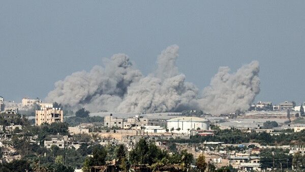 Fotoğraf: Reuters - İsrail'in güneyindeki Sderot kentinden çekilen bir fotoğrafta, İsrail hava saldırısının ardından kuzey Gazze Şeridi'nden dumanların yükseldiği görülüyor.