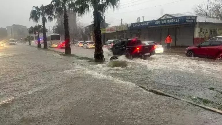 Antalya'da şiddetli yağış