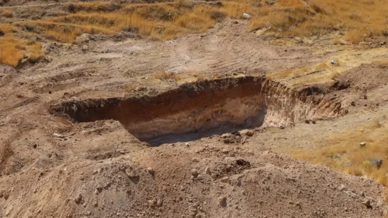 Deprem sonrası Malatya’da TOKİ’lerdeki foseptik çukuru, içme suyunun üzerine açıldı