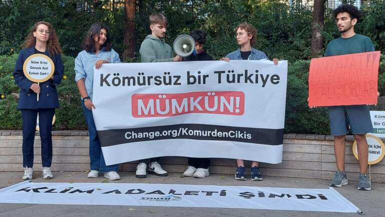 Genç aktivistler Küresel İklim Grevi’nde: Kaderimizi belirlemek kendi ellerimizde